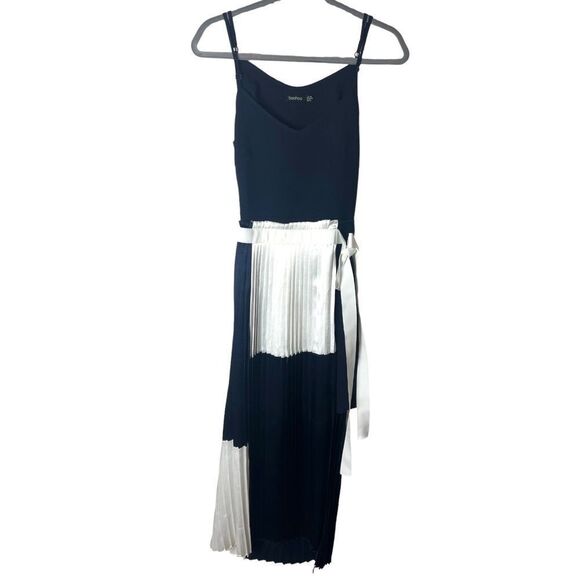 Boohoo Navy Blue and White Maxi Dress with Pleated Skirt - Picture 1 of 11